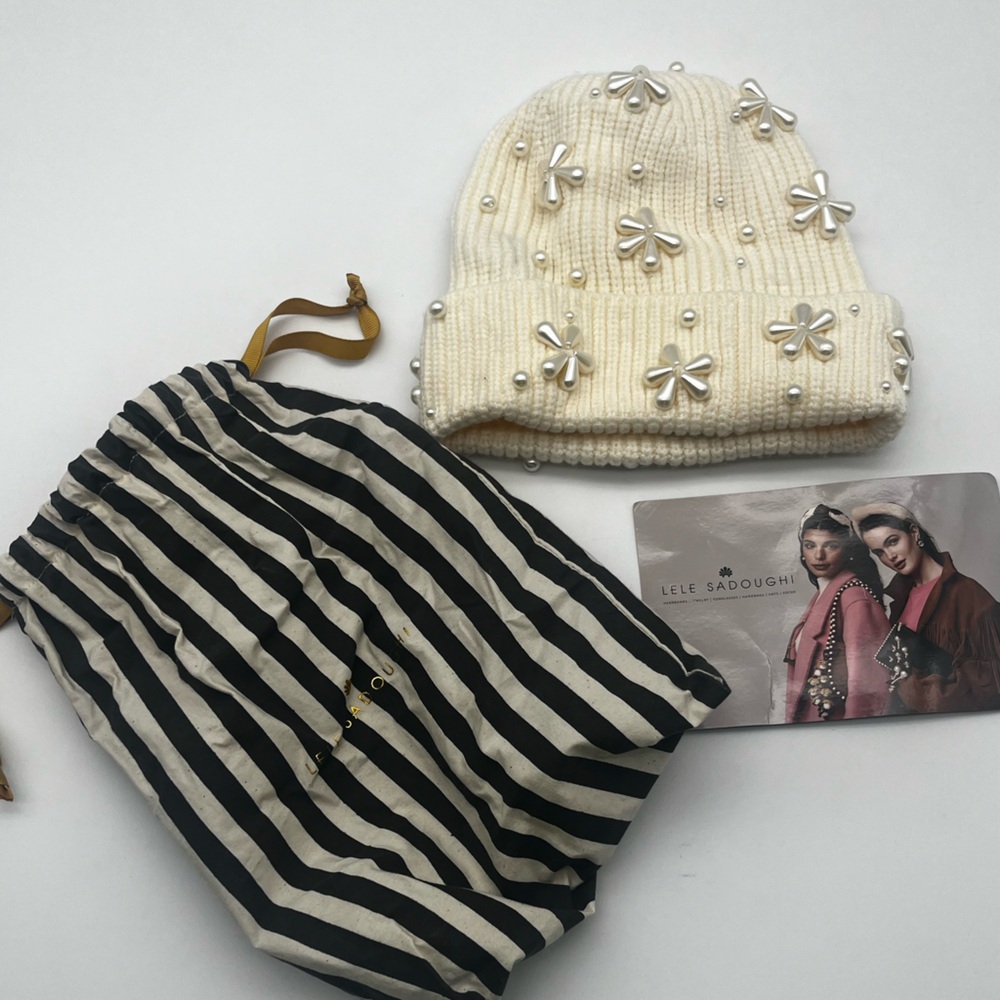 NWT Lele Sadoughi Pearly Snowflake Rib Knit Beanie
